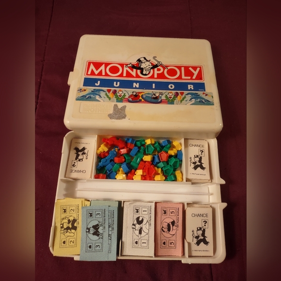 Monopoly Jr - Picture 5 of 7